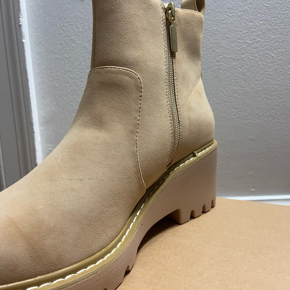 Platform Chelsea Lug sole Ankle Boot